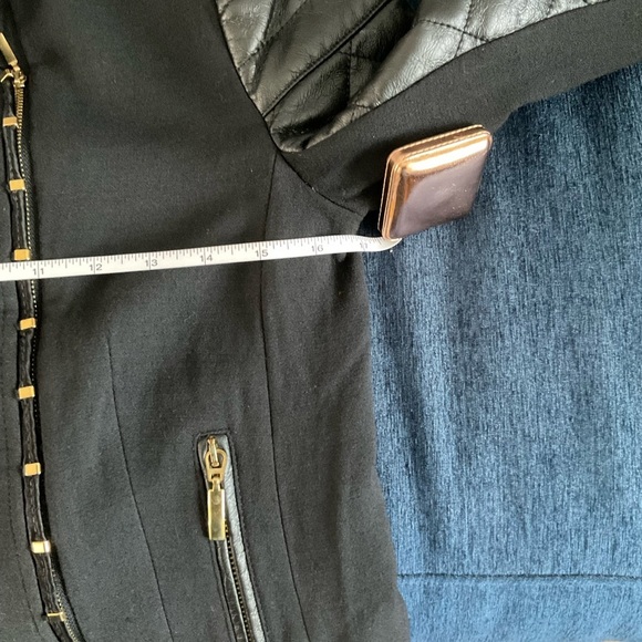 Roberto Cavalli Exquisite Women's Black Quilted Jacket. Ptp 17” length 1… - Picture 11 of 14